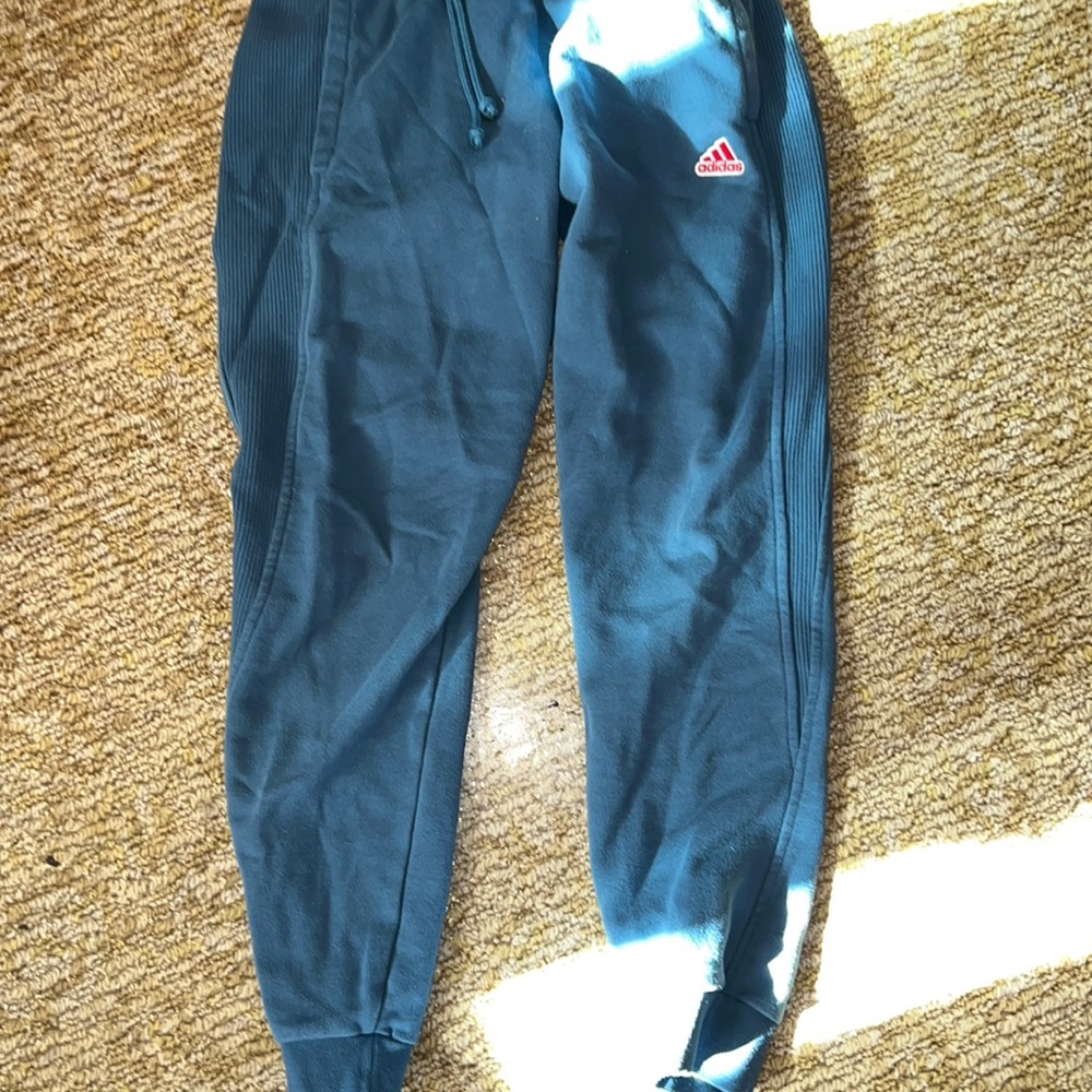 Adidas sweatpants barely ever worn perfect condition.